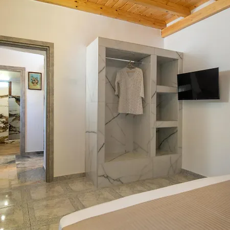 House Draganis *